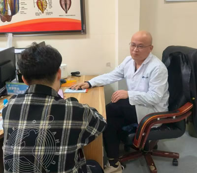 新乡市|男科医师高朋磊：守护男性健康，专业男科诊疗
